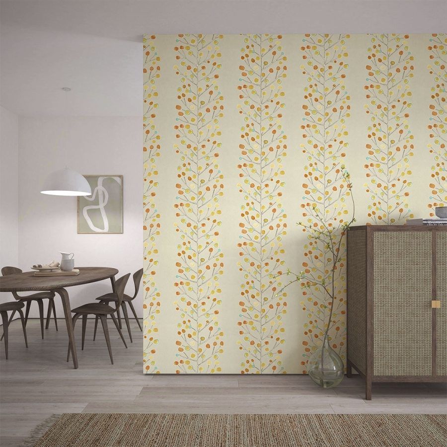 Обои флизелиновые Scion 112267 Melinki Berry Tree коллекции Esala в интерьере
