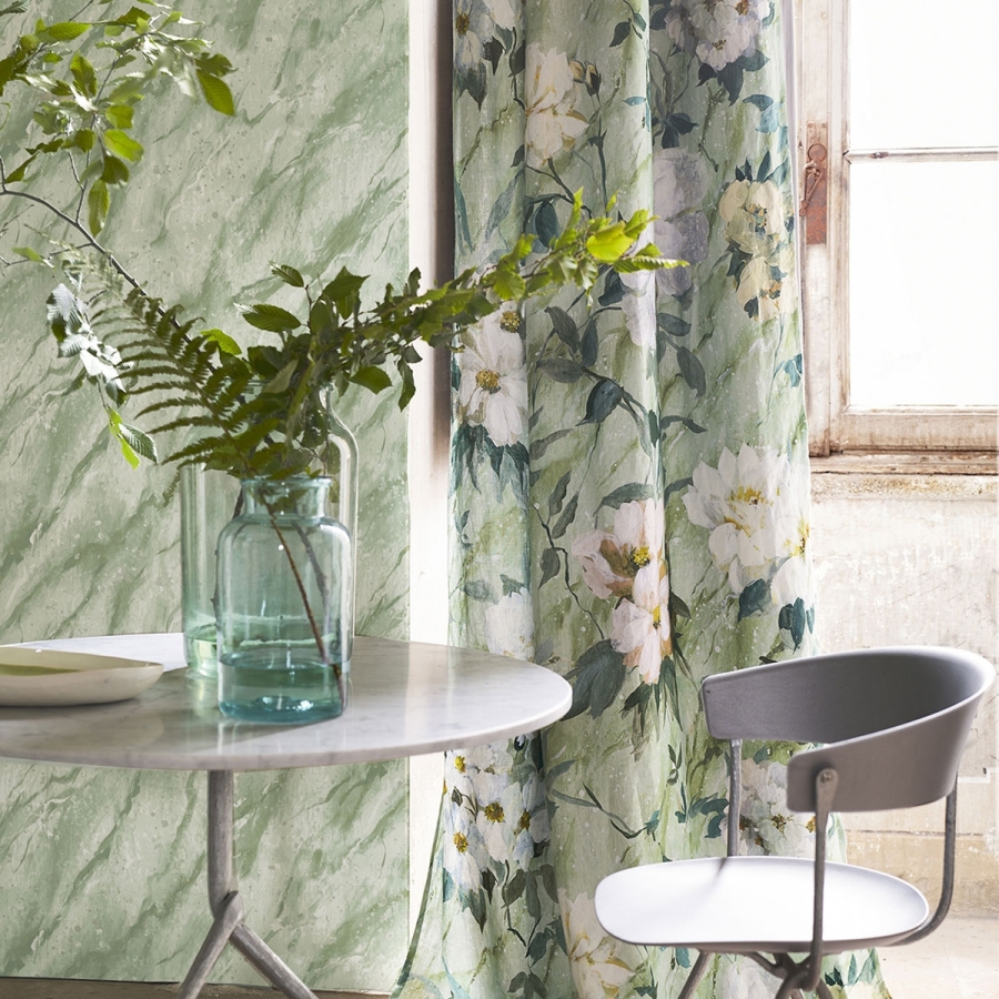 Обои флизелиновые Designers Guild PDG1089/04 Carrara Grande Verde в интерьере