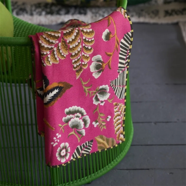Плед Designers Guild BLDG0289 Rose De Damas Cerise в интерьере