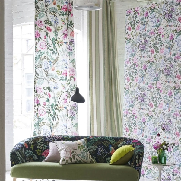 Ткань Designers Guild FDG3015/02 Fuchsia в интерьере