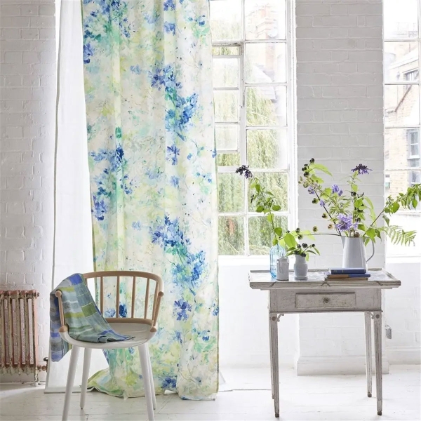 Хлопковая ткань Designers Guild FDG3017/02 Carmontelle Celadon коллекции Porcelaine de Chine в интерьере