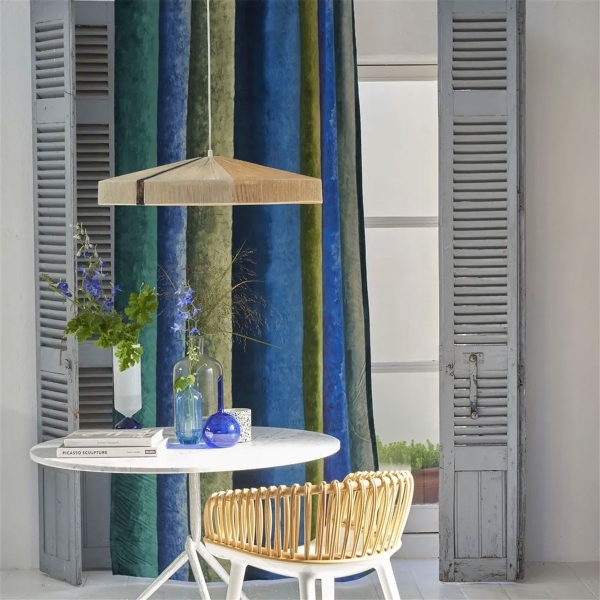Бархат Designers Guild FDG3020/01 Rayure Chinoise Cobalt коллекции Porcelaine de Chine в интерьере