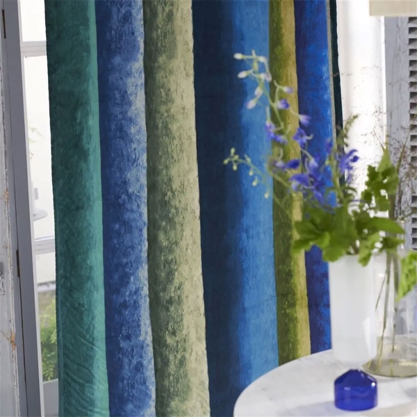 Ткань Designers Guild FDG3020/01 Rayure Chinoise Cobalt коллекции Porcelaine de Chine в интерьере