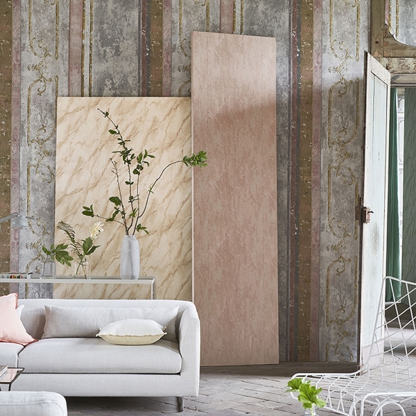 Обои флизелиновые Designers Guild P555/21 Ajanta Tuberose коллекции Foscari Fresco в интерьере